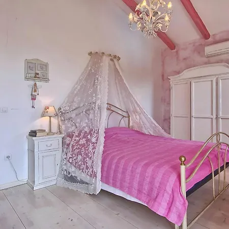 Holiday home Ribari *