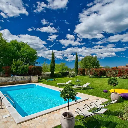 Holiday home Ribari